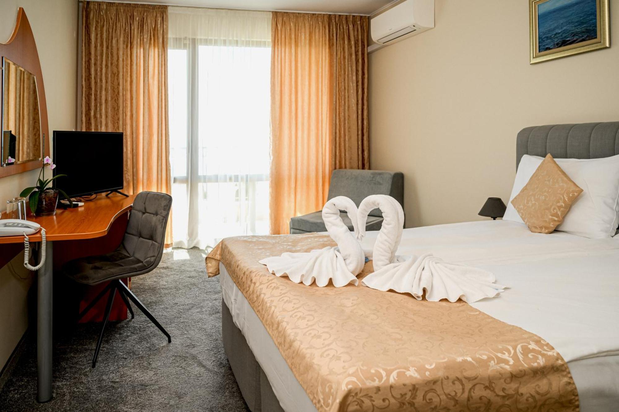 Paradise Hotel & Relax Center Pomorie Exterior foto