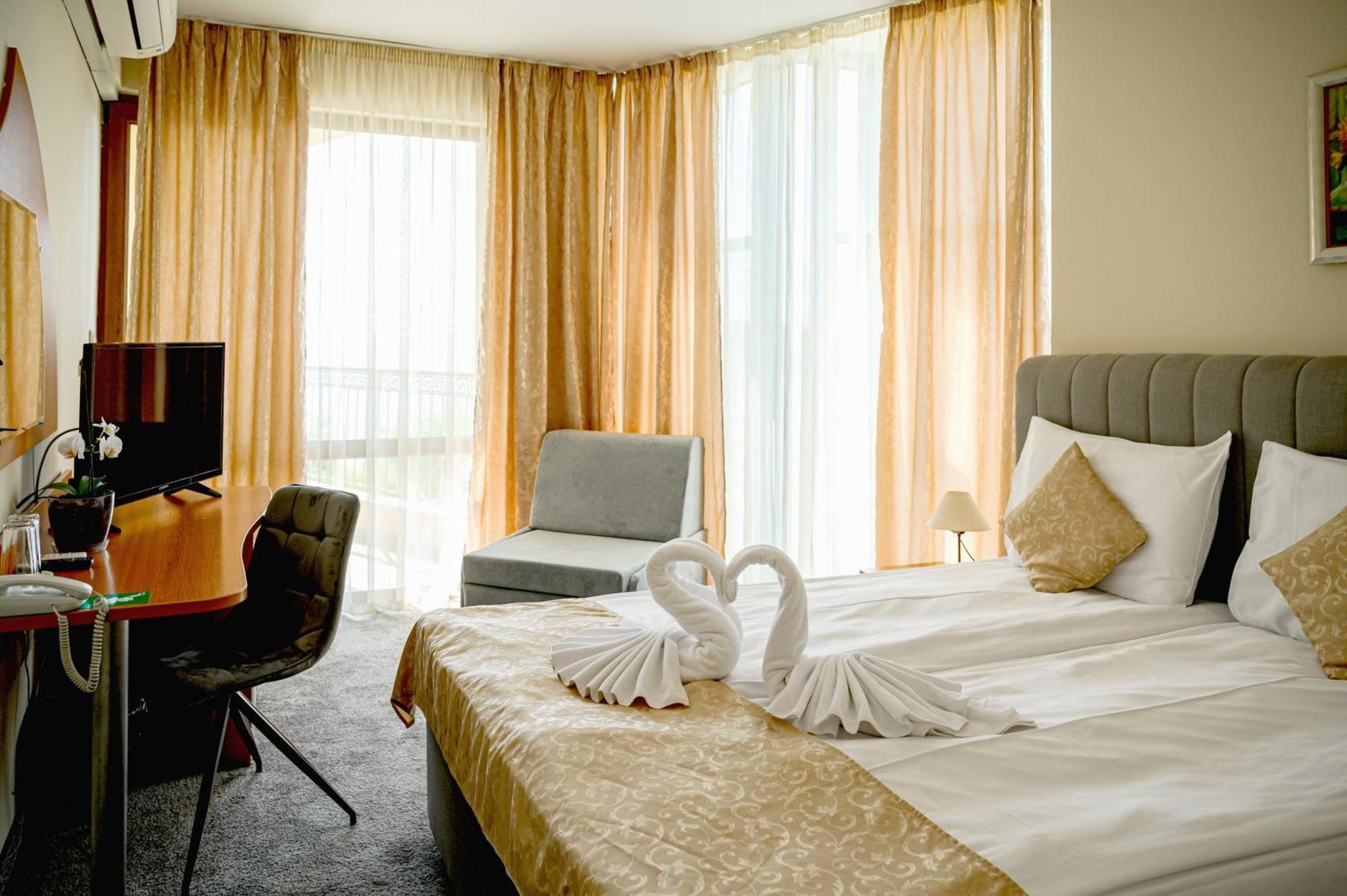 Paradise Hotel & Relax Center Pomorie Exterior foto